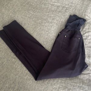 A Pea in the Pod Over the Belly Ponte Pant